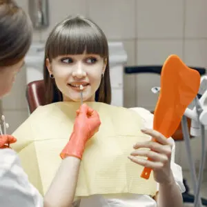 Wie werden Veneers eingesetzt?