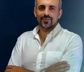 Др. Корай Кір (Koray Kir)