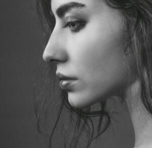 Rhinoplastik bei hängender Nasenspitze in der Türkei: Preise, Genesung, beste Ärzte und Kliniken